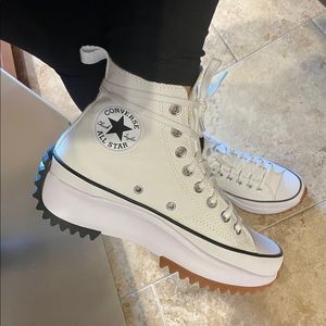 NEVER WORN W/ BOX Converse Run Star Hike High Top